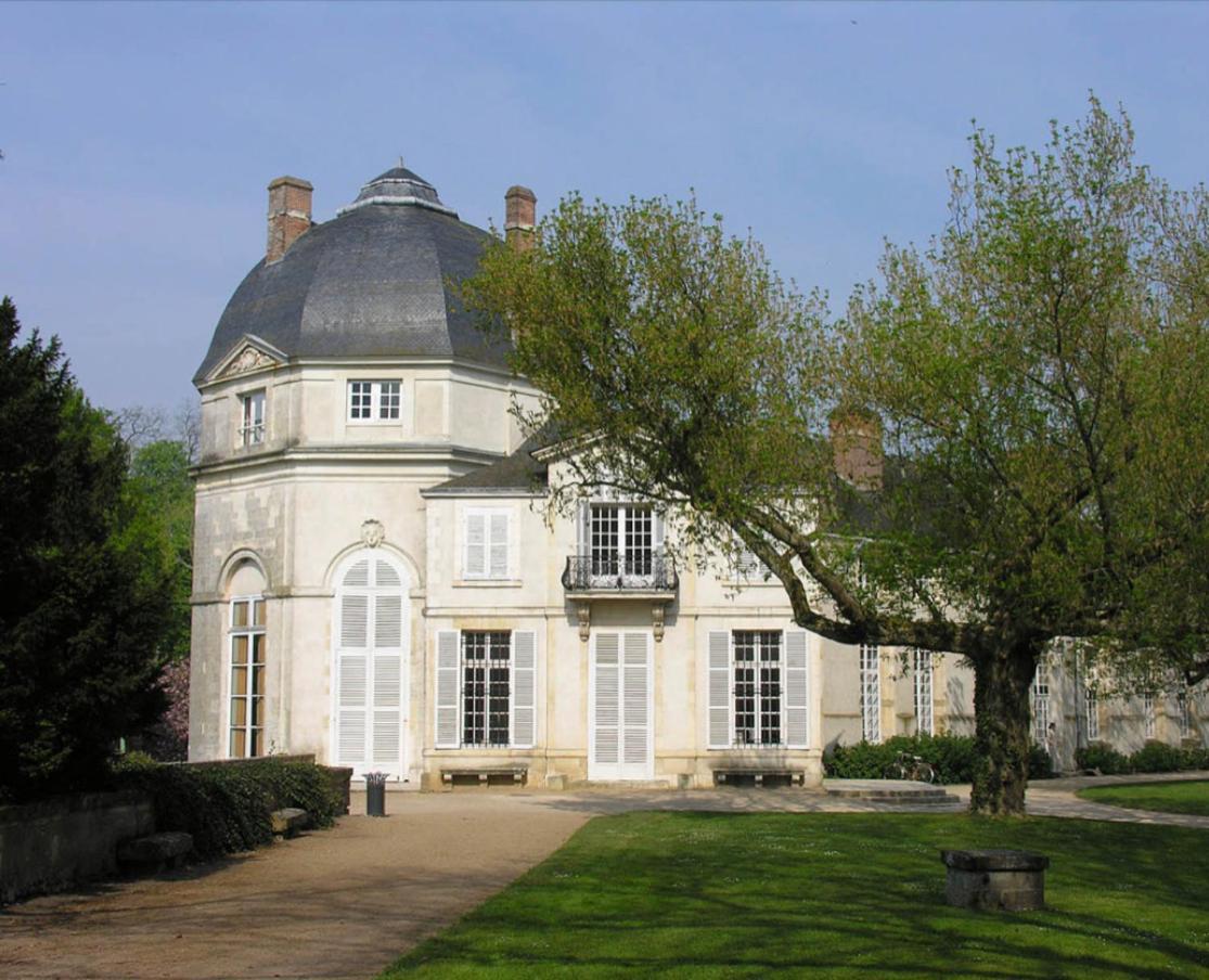 *** Domaine Des Noyers - Proche Centre Ville Châteauneuf-sur-Loire 外观 照片